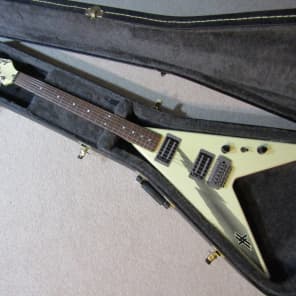 1985 MIJ Aria Pro II XX-Deluxe Flying V Guitar W/HSC MMK45 1985 MIJ Aria Pro II XX-Deluxe Flying V Guitar W/HSC MMK45