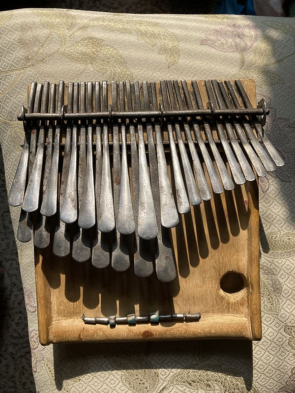 Mbira Dzavadzimu - Zimbabwe - traditional thumb piano - Early 2000’s - Natural image 1