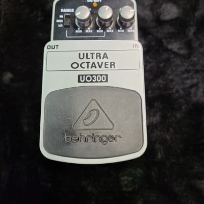 Behringer UO300 3-Mode Octaver Octave Guitar Effects Pedal (San