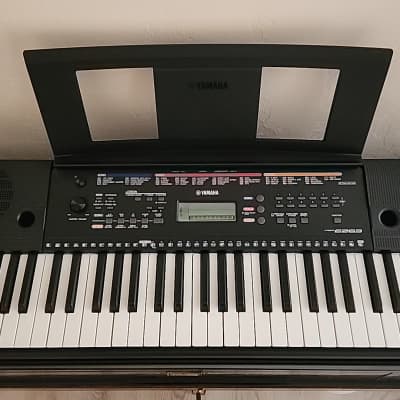 Yamaha PSR-E263 61-Key Portable Keyboard  Black
