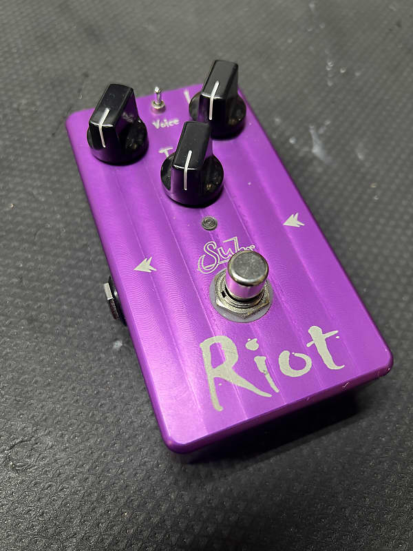 Suhr Riot