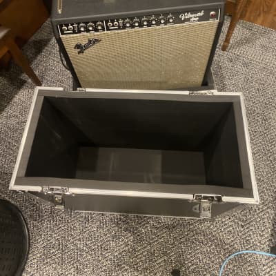 Fender Vibroverb Custom Built Amplifier with Road Case image 3