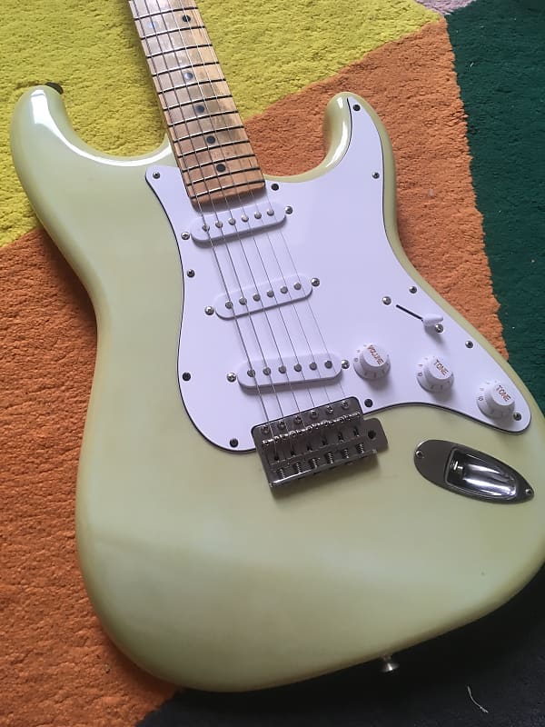 Fender Japan ST-33 Standard Stratocaster 1986-87 Blonde? F-Serial strat  Fuji-gen