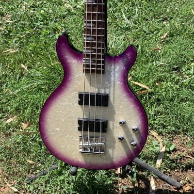 Daisy Rock Stardust Elite Bass Guitar Violet Burst Taylor