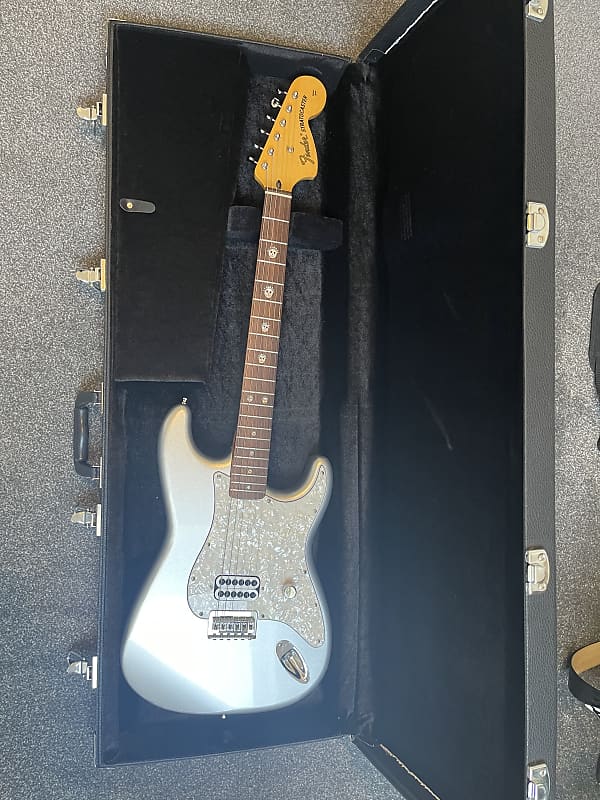 Fender Limited Edition Tom Delonge Custom Stratocaster 