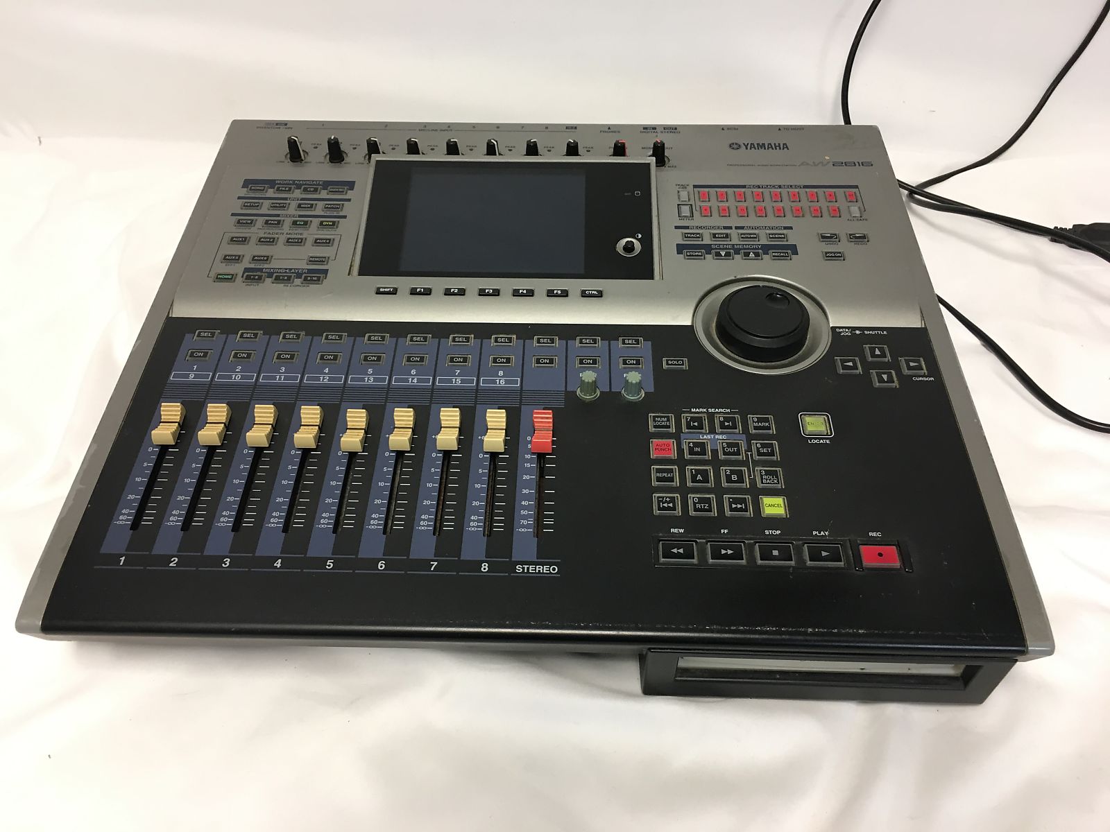 Yamaha AW2816 Professional Audio Workstation 16-Track Digital Recorder