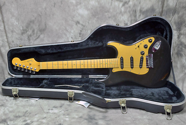 Fender USA American Deluxe Stratocaster SCN Montego Black