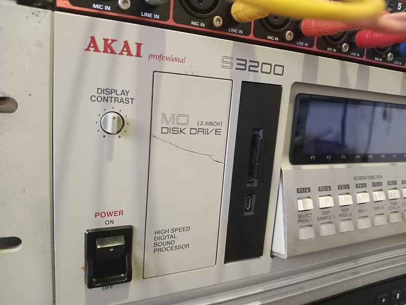 Akai S3200 MIDI Stereo Digital Sampler | Reverb