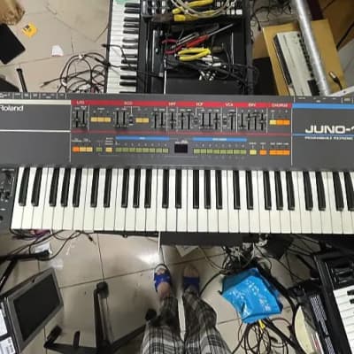 Roland Juno-106 61-Key Programmable Polyphonic Synthesizer