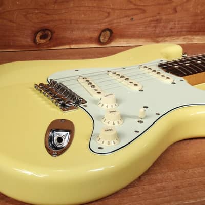 FENDER CLASSIC SERIES 60s STRATOCASTER Rare Canary Diamond Yellow Strat 66380 image 7