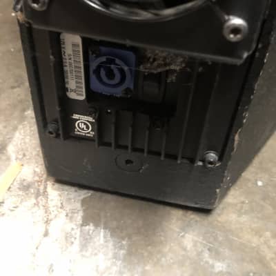 Qsc MD-FP122/94R powered speakers image 1