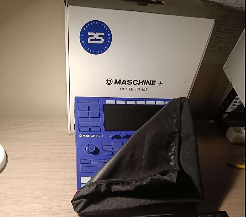 Native Instruments Maschine Plus Limited Edition Ultraviolet