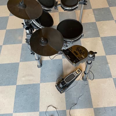 Alesis Surge Mesh Kit Electronic Drum Set 2010s - Black image 11