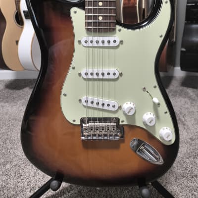Fender Stratocaster 2024 - 3 color sunburst - Limited Edition Custom 50's Fat Pickups image 1