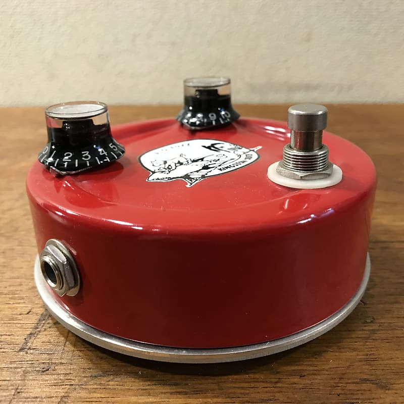 Kingston Orbiter A-10 Fuzz pedal- I don't know anything about it, except  that it frickin' rocks!