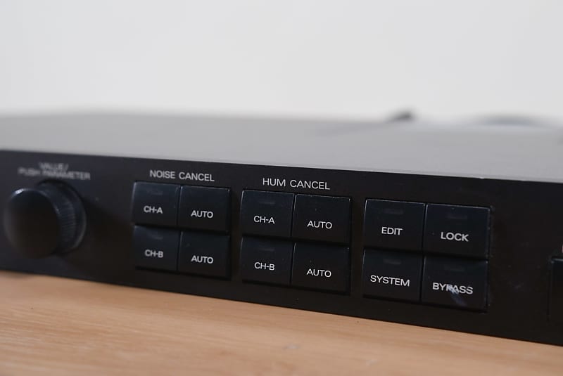 Roland SN-700 Noise/Hum Eliminator (church owned) CG00JTC