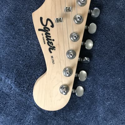 2019 Squier Mini Stratocaster V2 Black, with Rosewood Fretboard image 8