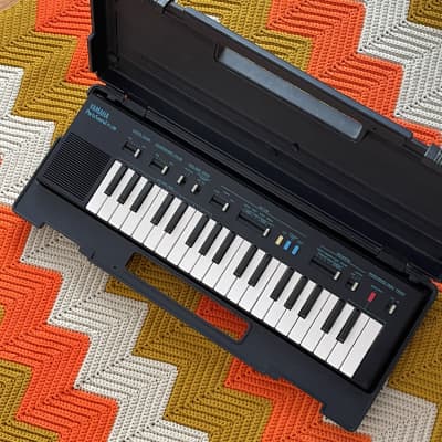 Yamaha Synth Keyboard - 1980’s Made in Japan 🇯🇵! - Mint Condition with Original Case! - Onboard Drums! - Beach House Vibes! - image 8
