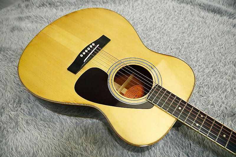 Vintage 1980's Orange Label Acoustic Guitar YAMAHA FG-202