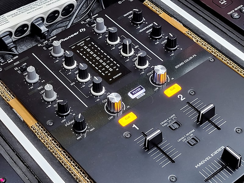 Pioneer CDJ-350 DJ Setup w/ DJM-250MK2 Mixer & Custom Flight