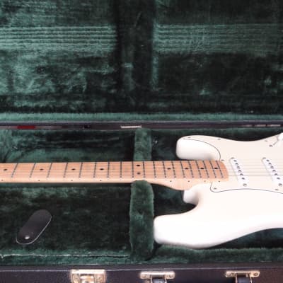 Fender Stratocaster Std 2008 - Olympic White (Players Guitar) image 16
