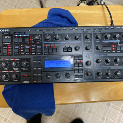 Access Virus TI Desktop Digital Synthesizer.  2000s - Black   Contains extra soundbanks
