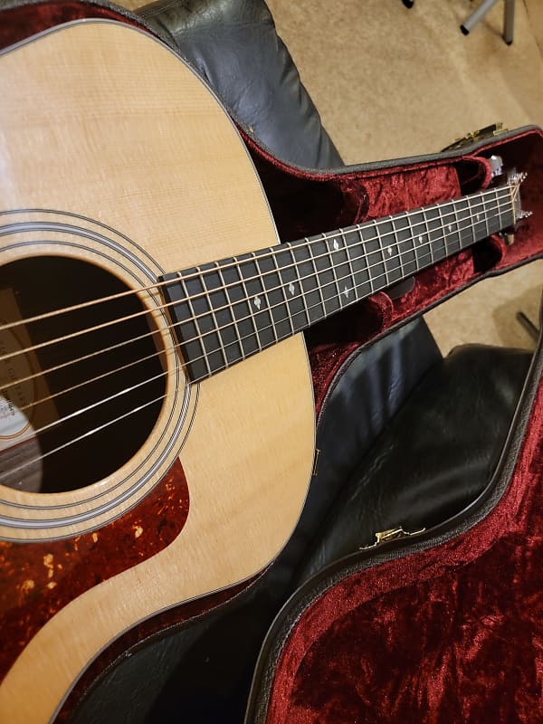 訳あり　打痕無し　テイラー Taylor 214e-DLX （ハードケース付） Amazon.com: Taylor Deluxe Hardshell Grand Auditorium Case