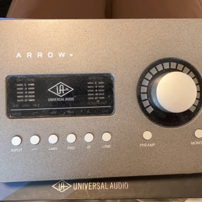 Universal Audio Arrow 2x4 Thunderbolt 3 Interface with Solo