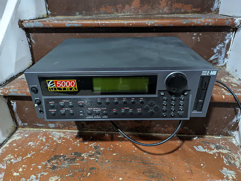 E-MU Systems E5000 Ultra Rackmount 64-Voice Sampler Workstation ...