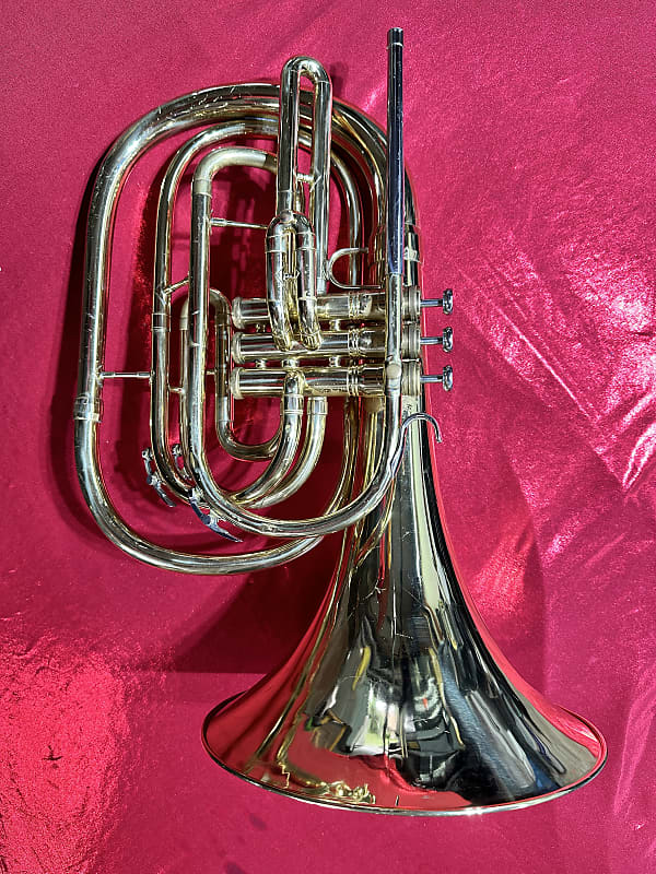 King 1122 Marching French Horn - Lacquer image 1