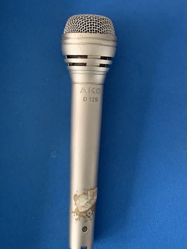 AKG D125