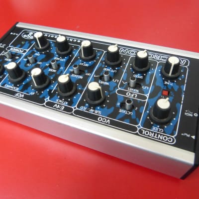 Technosaurus Microcon II analog monophonic synthesizer image 2