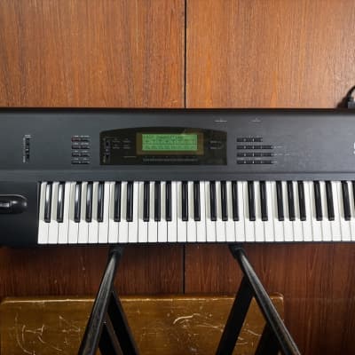Korg 01/WFD 61key Music Workstation New battery & LCD Backlight w/ case