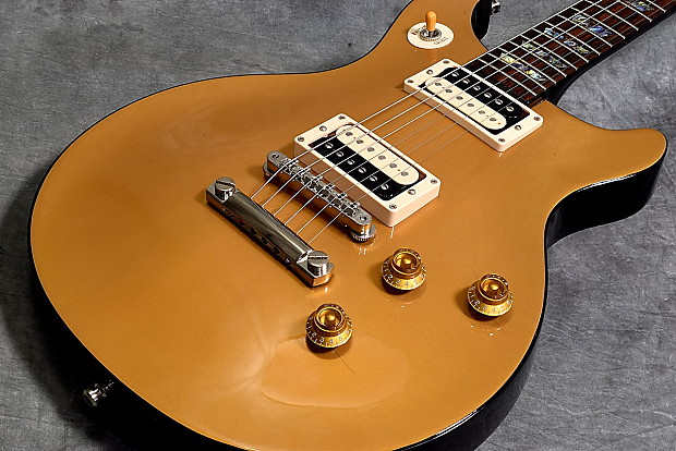 Gibson Custom & Historic Tak Matsumoto DC Korina Gold Top