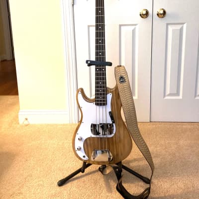 Glarry GP Left Handed Electric Bass with extras image 1