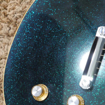 Video! 2018 Gibson Guitar Center 1975 Les Paul Deluxe Tribute Basalt Blue Sparkle image 8