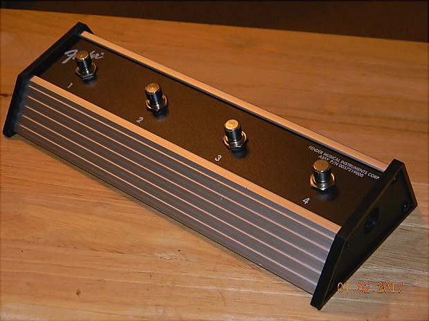 FENDER CYBER FOOT SWITCH CONTROLLER DELUXE/ TWIN W/ MIDI