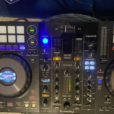 Pioneer DDJ-800 2-Channel Rekordbox DJ Controller | Reverb Canada