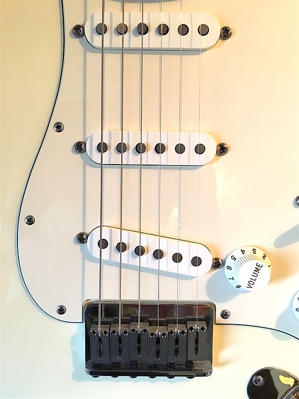 Fender American Standard Stratocaster 2001 Olympic White