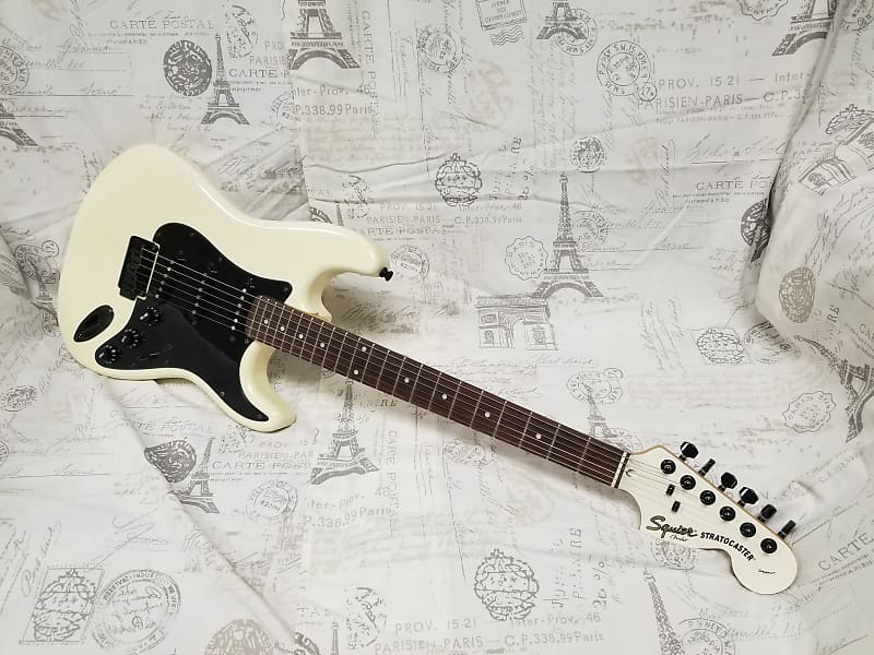 Squier Standard Series Stratocaster 2002 White Matching