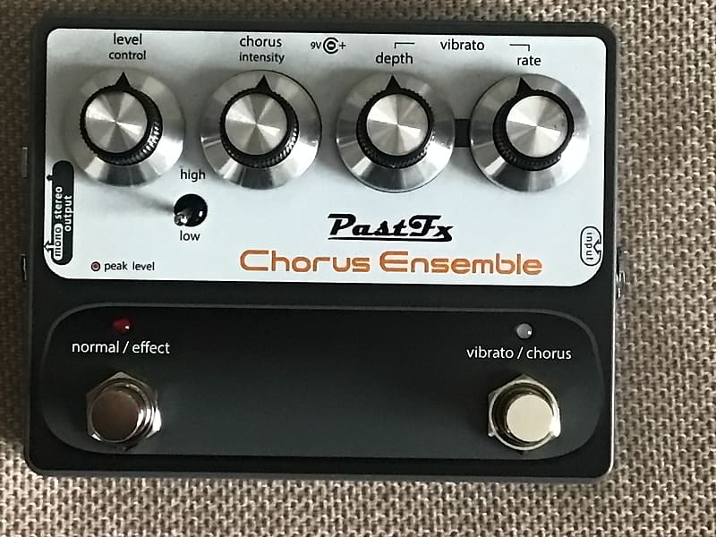 PastFx Chorus Ensemble Deluxe + Switchable True Bypass Mod! ( Ce-1