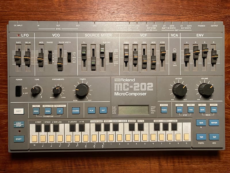 Roland MC-202 MicroComposer 1983 - 1985 - Gray