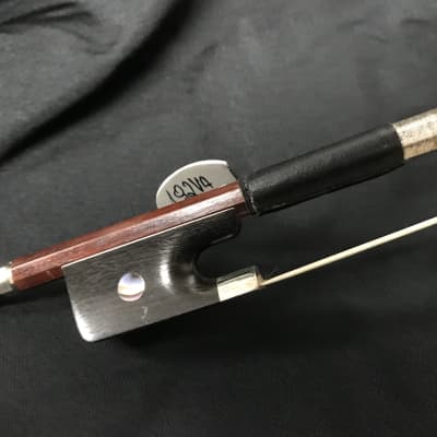 Roderich paesold store violin bow