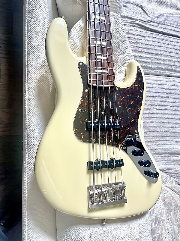 日本製Sadowsky UV70 Sadowsky UV70 Metroline Jazz Bass | All You Need to Know
