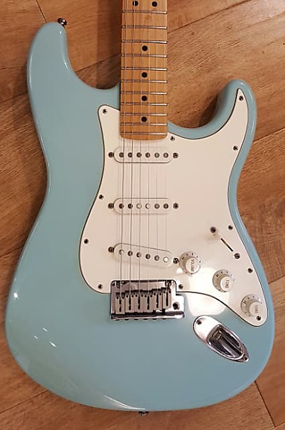 Fender American Standard Stratocaster 1996 Daphne Blue