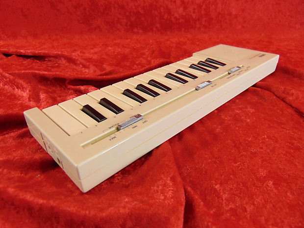 Yamaha Handy Sound HS-200 Mini Polyphonic Keyboard | Reverb
