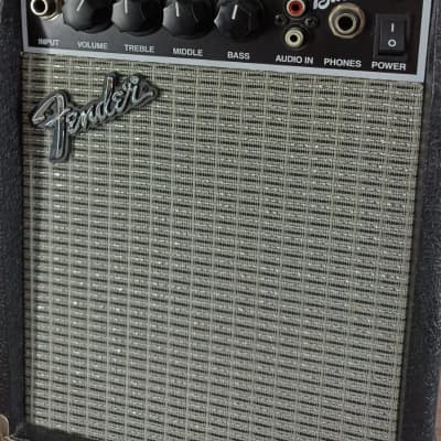 Fender　BASSBOY　COMPACT BASS AMPLIFIER Fender BassBoy Amplificador Bajo | Reverb