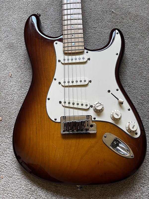 Fender American Deluxe Stratocaster Ash 2004 - 2010 | Reverb