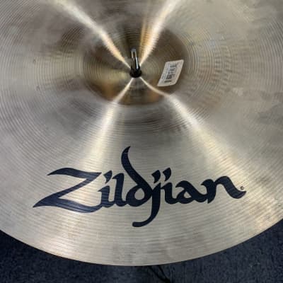 Zildjian Classic Orchestral Selection (Suspended) 18" Orchestral Cymbal (Nashville, Tennessee)  (TOP PICK) image 2