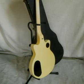 Guild M-80 Series 1976 Yellowed White image 3